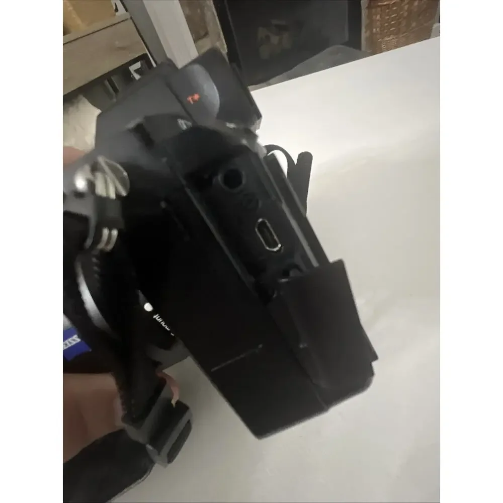 Sony Alpha a7 III 24.2MP Mirrorless Camera Zeiss FE 1.8/55mm Lens ILC-7M3